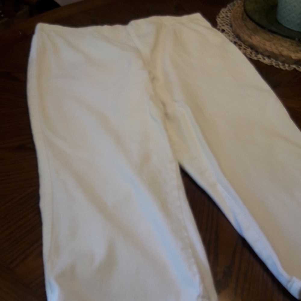 Capri pants